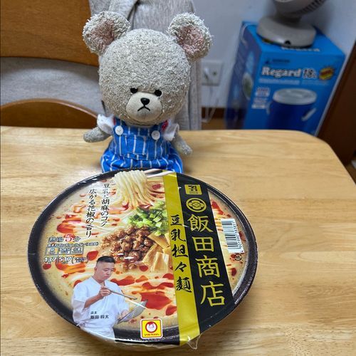 将太殿〜ぴーしゃんを助けてくれぇ〜‼️
セブンイレブンでゲットしたカップ麺を移し替えて〜🍜
パチパチ👏👏
なんか本格的✨
しかも、美味しい🍜😋

続いて〜大阪王将をお家に召喚なの‼️卵スープはセブン&アイだ✨
お出かけせずとも、ラクして、ごちそう🥄🐻‍❄️
お皿に移すと手抜き感ゼロ❣️
