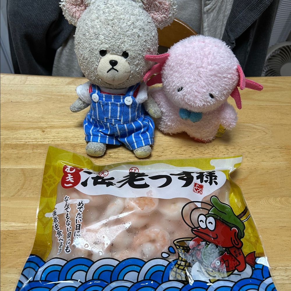 しろちゃんに教えてもらったパスタ🍝
生パスタってのも、フェットチーネみたいなのも魅力的❣️
もちっと感最高👍
お味もよかった😍途中粉チーズでさらに味を足しちゃうぴーしゃんとちゅうたん🤭
仕上げは仲良くミルミルで乾杯
海老につられてうぱたんが様子見に👀
お家の人、海老っす様を冷凍庫に連れ込んだ😭いつ食べるの〜？？💦