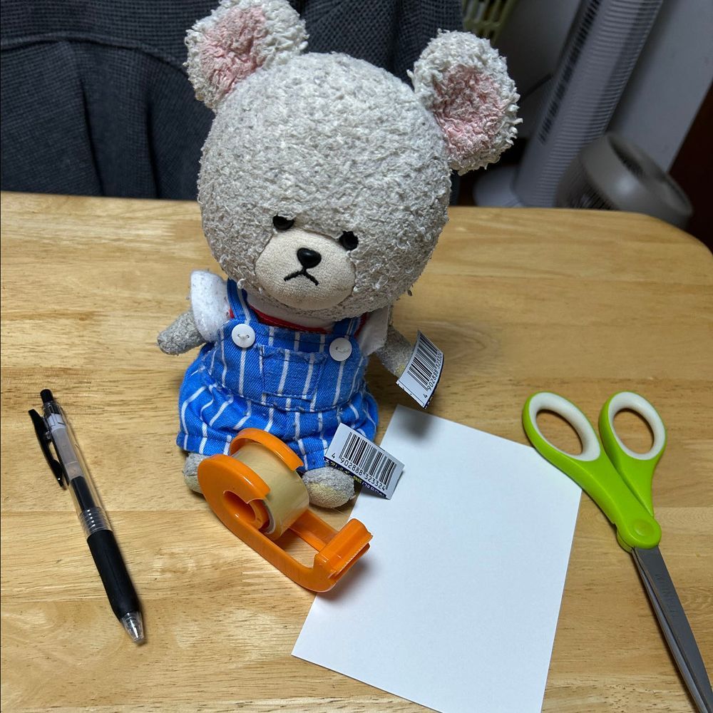 今、ぴーしゃん真剣なの🐻‍❄️
億万長者のくまへの第一歩💴
美味しい😋
準備して〜
チョキチョキ✂️ペタペタ
書き書き✒️
ポストにイン📮