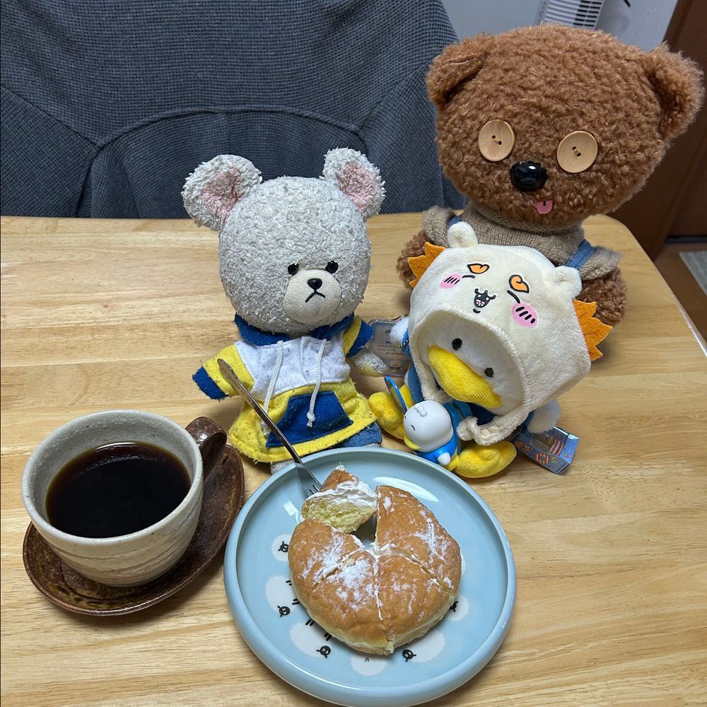 スーパーで見つけた生　ドーナツなの❣️
みんなで分けっこ🔪✨
ミルクホイップ入りで、なんか大満足なお味❤️
さんま2日目
さんまに、栗に、梨に…
食卓が秋だ🍂
二十世紀梨、初めて食べたけど、水分たっぷりシャキシャキ系でほの甘さっぱりで美味しい👍