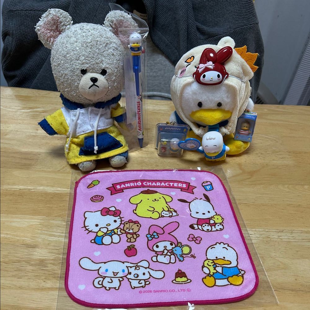 カナリアナスだよ✨カタチがキツネみたいだから別名フォックスフェイスなの❣️
黄色くて可愛い😍
ナスってなってるけど、毒あるから食べたら❌なの‼️食いしん坊が勢揃いだから、ぴーしゃん警戒しておかないとだ👀

サンリオでポイント交換したらしい✨
ペックルグッズ増えて、ぺくちゃんは興奮🤩
なんだか、大変そうだけど…ぺくちゃん大丈夫？必死に見えるよ😳
