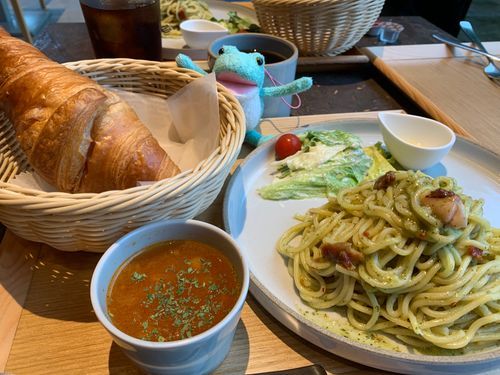ジェノベーゼ　クロワッサン
ミネストローネ　レタスサラダ
コーヒー　