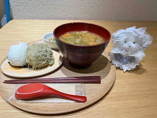 おいしい　ごはん　たべた　ぼく
おなか　ぽんぽん