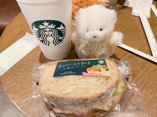 あれ　また　すたぱ　きたの
おいしそ　さんどいち