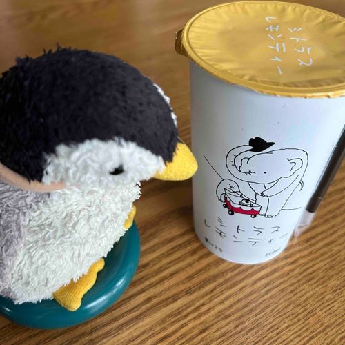 ママが買ってきてくれたペン！ペンペンが可愛かったからこれにしたって言ってたペン！！照れるペン〜😚😚