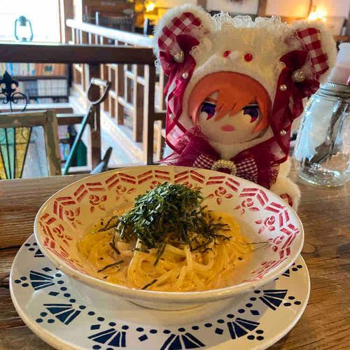 めんたいことたらこって、あじつけがちがうだけで、もとはおんなじらしいぞ。にんげんかいのくいものはなまえがややこしいな。