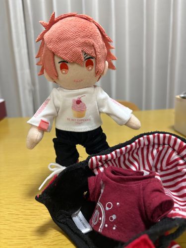 新しいお洋服に着替えてみたよ