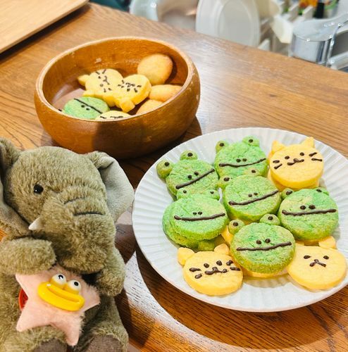 手作りのかえるちゃんくっきーです🐸ざくざくしょっかんでびみでした。