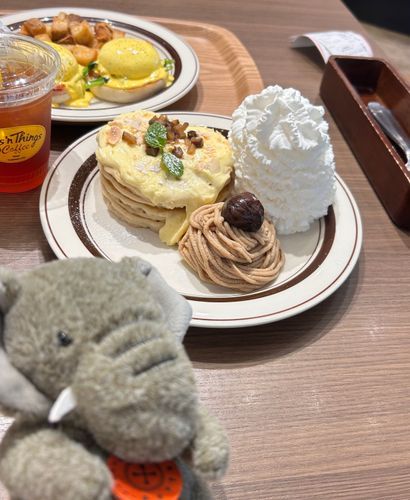さいきんぞうちゃんはふとってしまっておこってます。このせかいにはおいしいものがおおすぎてしあわせで…あっ、けっきょくしあわせだ☺️