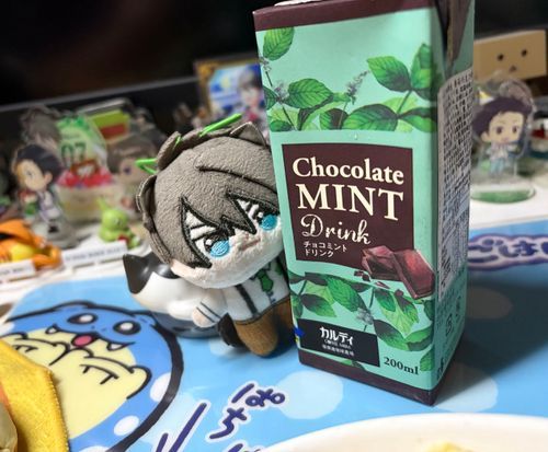 🐱：⋯🍫🌱❓
