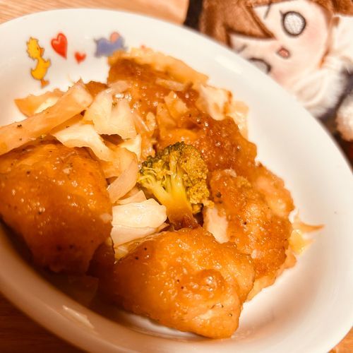 今日は鶏肉とブロッコリーの
ガーリックバターソテー!!
美味しくいただきました!
