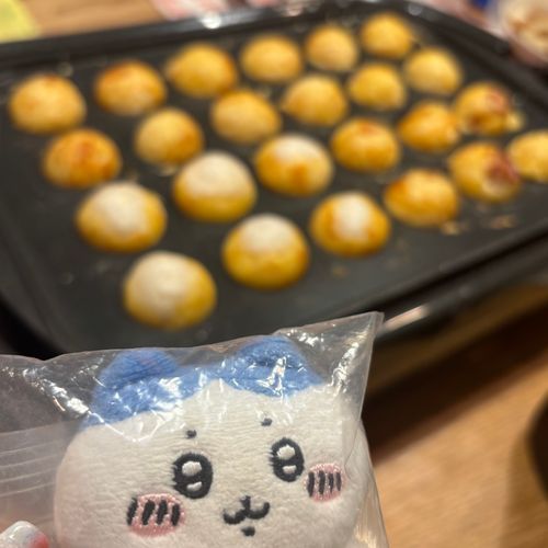 今日はタコパ🐙
入れるのッ⁉️チーズと餅とソーセージもッ