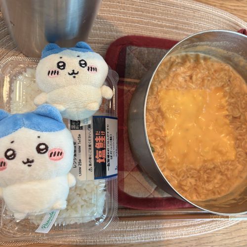 噂のぼだっこ(もどき？)
しょっぱみ大好きな人用シャケフレークって感じッッ❕🐟🍚
おいしかった🥺高血圧、、、