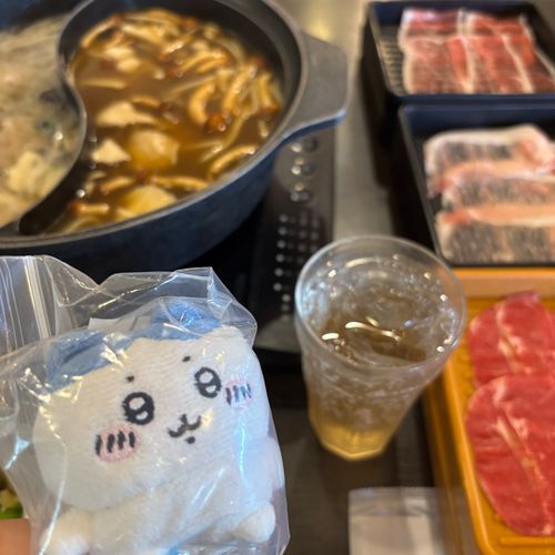 きのこ出汁に鴨しゃぶだってェ
山なめこってやつッ❕うまッ🍄‍🟫