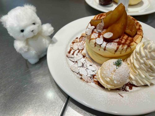 ぽむだよ
ごしゅじんとごしゅじんのともだちと、ぱんけーきいったよ
りんごがつやつやだったよ