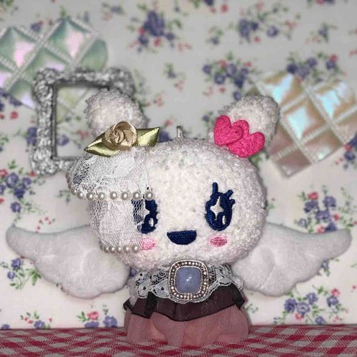わたしの初めてのライブをすることになったの！！

おともだちがおようふく作ってくれたよ(*>ᴗ<*)