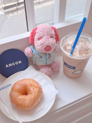 ぴーちゃんです❨･¨  ა♥きょうはかふぇめぐりしてるよ！おいしいどーなつ☆