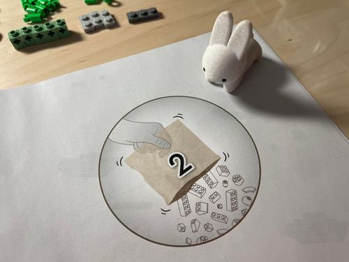 手順に袋を開けることが書いてあってていねいですね。
お友達に似たブロックもあります。