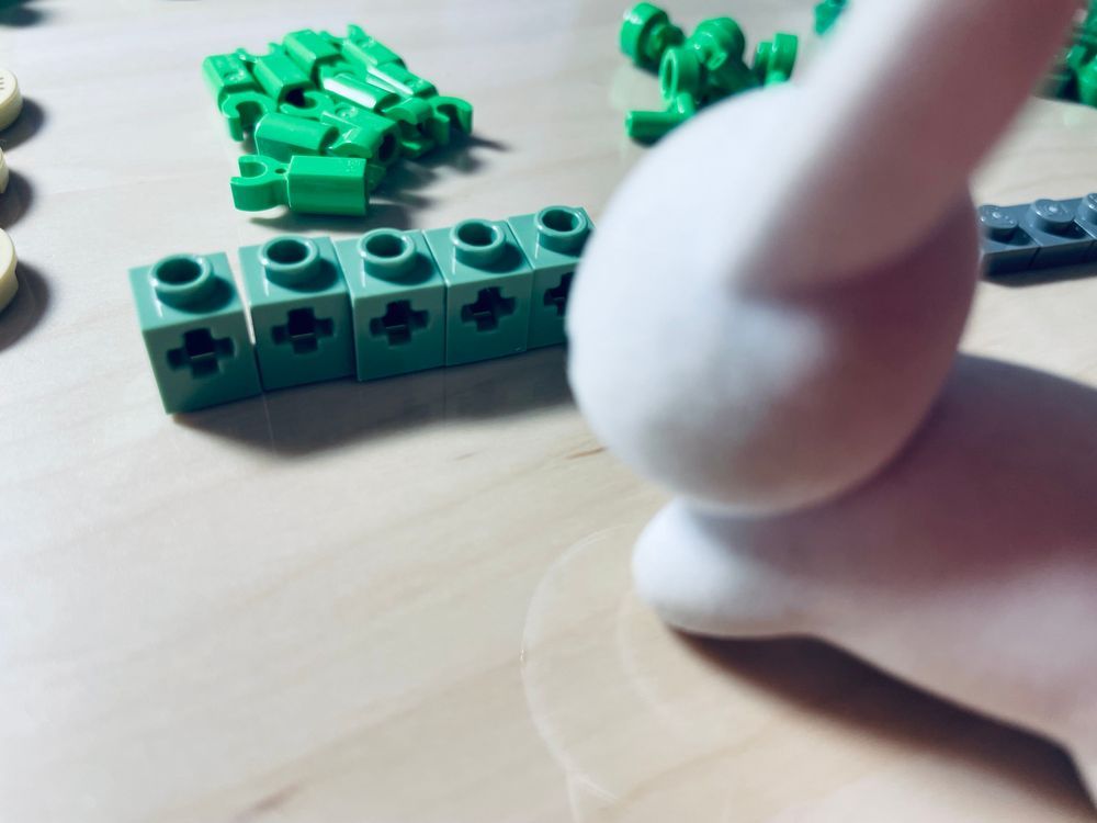 手順に袋を開けることが書いてあってていねいですね。
お友達に似たブロックもあります。