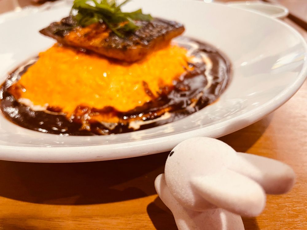 この間ココスのうなぎオムライスを食べました！すごく美味しかったのですぐにもう一度食べに行きました。26日までなので皆さんも是非！
あとピスタチオかき氷おいしかったです！