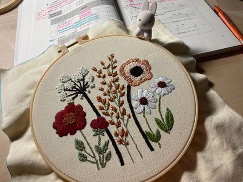 そういえば刺繍終わりました！勉強も終わったのでしばらくはゆっくりできますね〜！