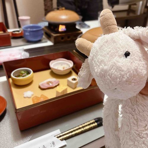 きのうはもちぬしさんとおともだちさんとはこねにいってきたやぎ🐐❕
ごはんおいしかったしおふとんふかふかでしあわせだったやぎ🐐💭