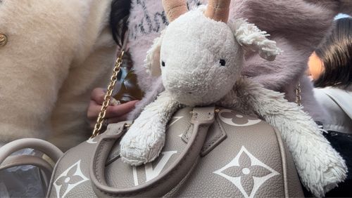 もちぬしさんとユニバかいえんまちしてるやぎろんやぎ🐐😹
あさはやすぎてめがしょぼしょぼしてるやぎ🐐💧‬