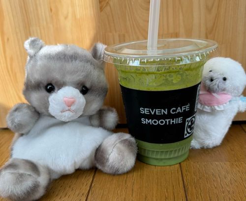 今日のおやつはコレです！
セブンカフェの抹茶スムージー
甘くて飲みやすい
さらにほんのりと苦味🩷
抹茶といえば、この味なのです♪