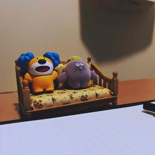 ⊂( ᴖ ̫ᴖ )⊃ともだちと お勉強のおうえんにきた。
