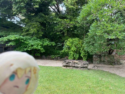 ふ……ふん……………。
