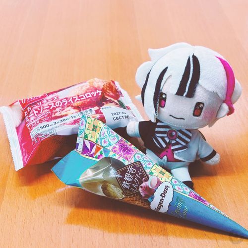 鉄観音ミルクティー味ですか……
どれどれお味は……ふむふむ……