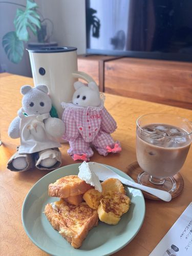 実家のくまきちに会いにきたんだや🧸🧸
フレンチトーストを作ったら、実家のくまきちが、クリームチーズを載っけてくれたや〜
くまきちのためにほんとうにどうもありがとう🍞☕️