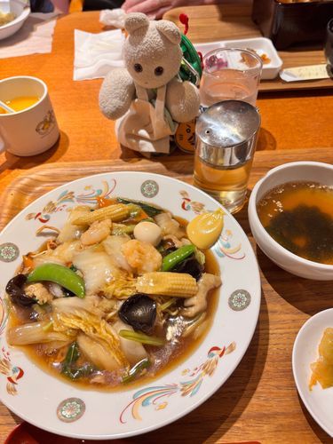 きょは、百貨店のレストランでお食事をしたんだﾔ🍙
広東焼き麺　麺がモチモチすきなタイプの麺だったﾔ！
からしつけすぎちゃって、ｯーーーんってなったんだﾔ