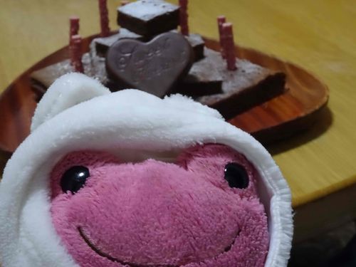 あのねぼくねこないだケーキわけてもらったんだ〜とってもおいしかったんだよ〜