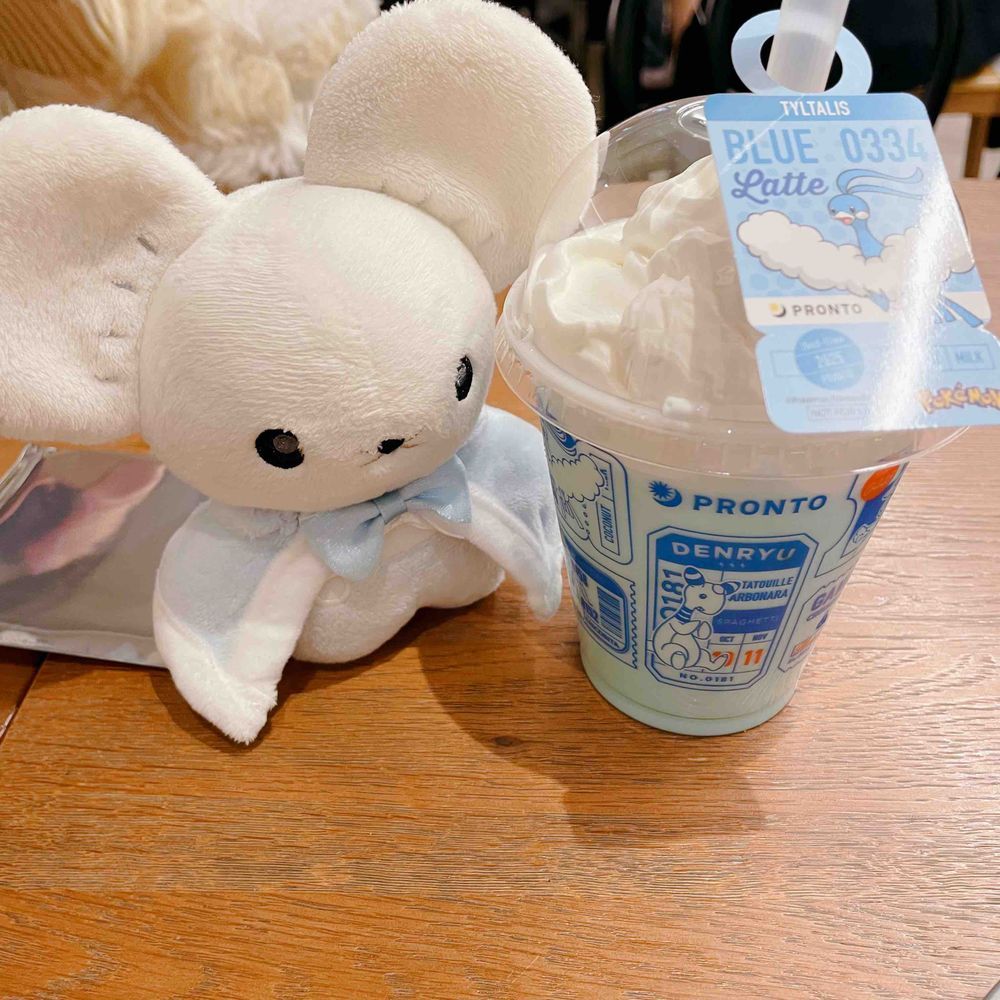 プロントのポケモンコラボ行ってきたよ🍹
チルタリスのドリンクにマシュマロが入ってるときいて注文してみた！

🐭マシュマロだって！
🐭マシュとマロが入ってるね！

