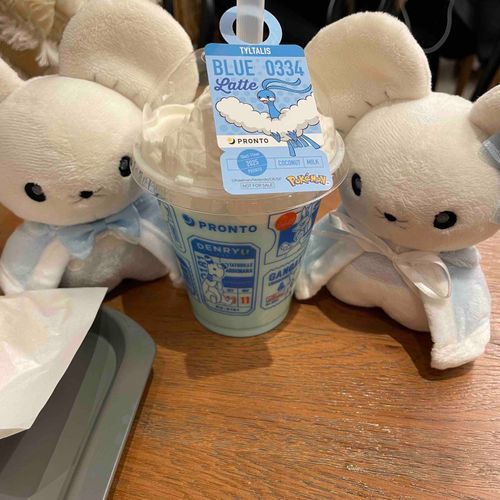 プロントのポケモンコラボ行ってきたよ🍹
チルタリスのドリンクにマシュマロが入ってるときいて注文してみた!
🐭マシュマロだって!
🐭マシュとマロが入ってるね!