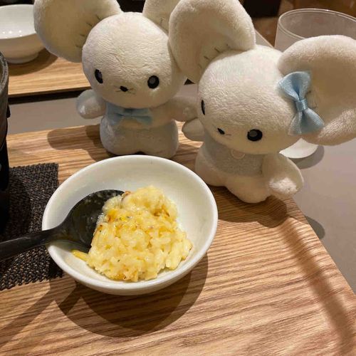🐭昨日はトレーナーがいつもお世話になってる方が車でポケモンセンターまで乗せてってくれたの
🐭お昼ご飯はトレーナーの大好きなお店(チーズ&ドリア)でご飯食べて、ポケピースのポップアップショップも行けたの
🐭まだまだ電車移動は出来ないから車で乗せてってもらえて嬉しいってトレーナー喜んでた!
🐭楽しかったねぇ!