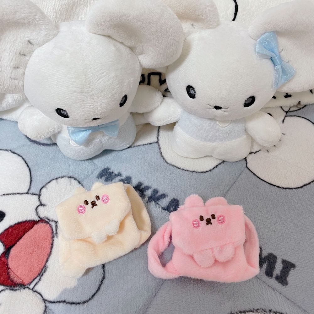 キャンドゥのぬい用リュック🎒

🐭マシュはネコさん
🐭マロはウサギさん

チロルチョコ１個入るくらいの大きさで可愛いよ👱‍♀️🤍🩵
