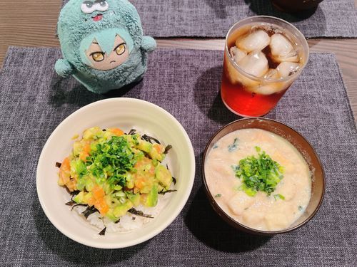 ふつうの ごはんも つくるよ
って いってる