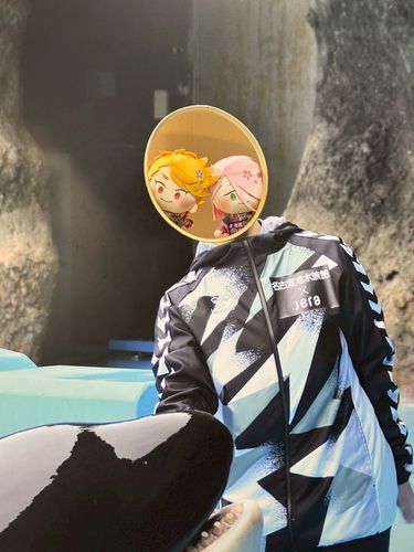 顔出しパネルからひょっこり
せーのっ
けるべろす〜



(頭ひとつ足りないよ！)
