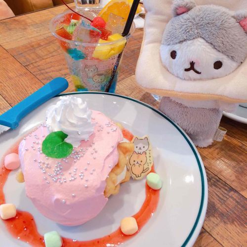 コロニャのコラボカフェに行った時のぱりぴちゃん
またカフェやって欲しいねー