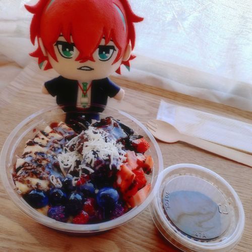 俺のぬしはアサイー初めてらしい。
選ぶときはおろおろしていたが、満足そうに食べてたな。
