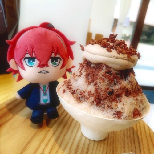 ショコラかき氷だよ、どぽぬい。
最近おでかけの時間が取れなかった分、食べておくれ。