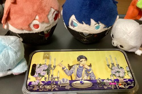 そんなわけで、きょうは ぼく、デュース・スペードの たんじょうびだ！
たいふうだから でかけるのは むずかしそうだけど、きょうは みんなと たのしいいちにちに なりそうだ！！