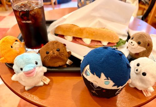 みんなに クリームソーダ いいなって いわれたから みんなで ランチを してきたぞ。
みんな すきかってするから バタバタ したけど、みんなで いくと たのしいな。
ごちそうさまでした！