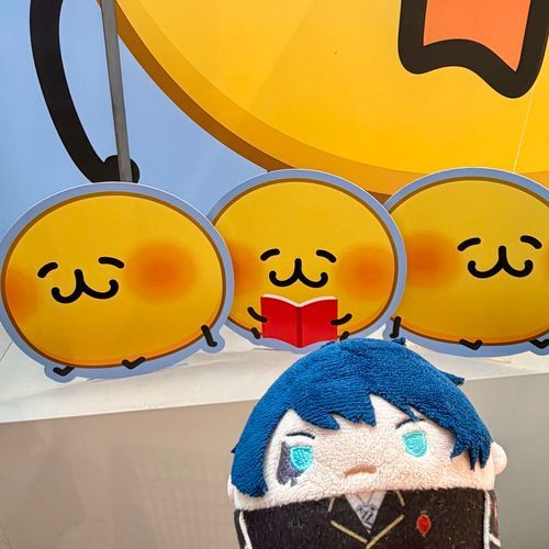 どくしょ してる・・・
ぼくも べんきょう がんばるぞ・・・！！！💪
