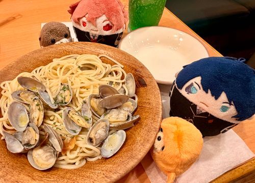 てんしの えがある イタリアンレストランに きたぞ！
きょうは イルカが きていないから、たべきれるか すこし しんぱいだ。
・・・まあ、だいじょうぶ かな？