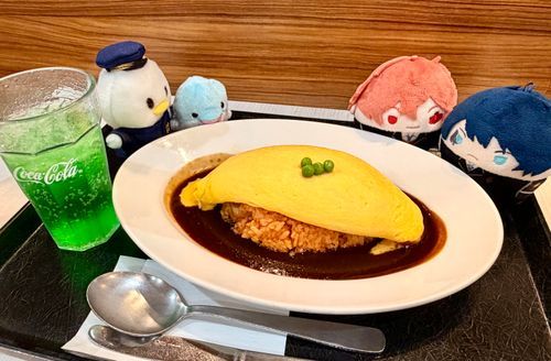 イクスピアリにある まいはまようしょくけん の ふわふわデミオムライスだ！
やっぱり ふわとろな オムライスは さいっこうだな！！！
な、なんだ みんな、ニヤニヤして・・・いいだろ、すきなんだから！