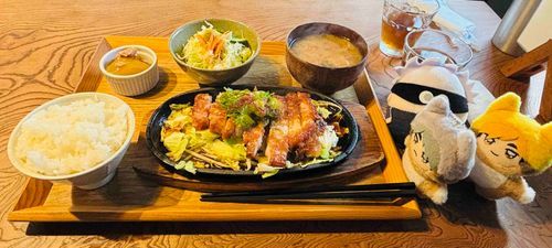 「トンテキ〜✨」「わぁ🥢✨✨」