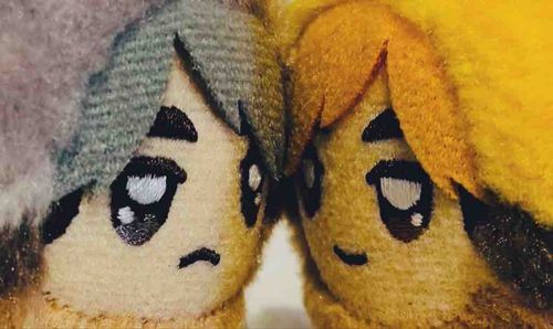 ‥コソコソ‥ボソボソ‥